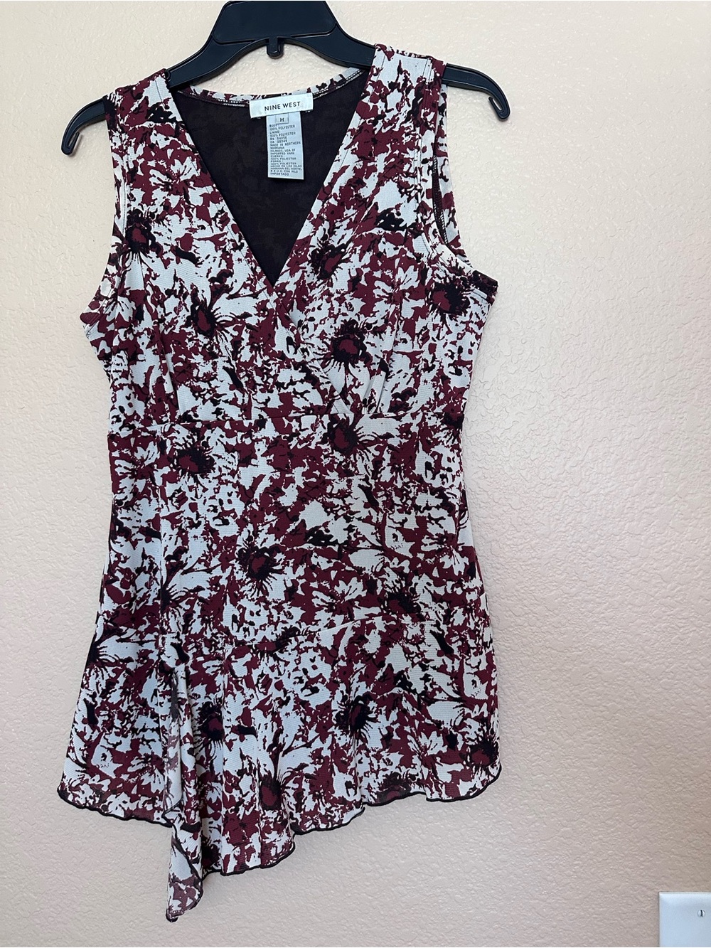 Nine West Burgundy and White V-Neck Floral Tank